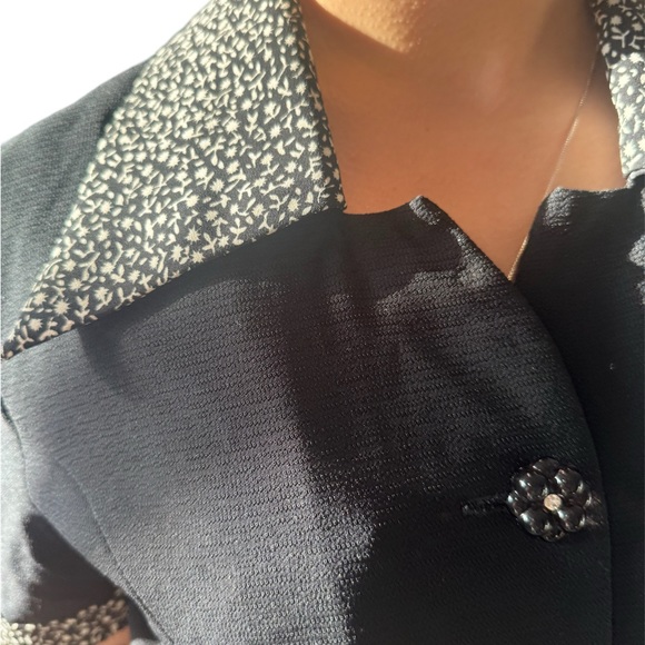 Cutest button up - Picture 4 of 4